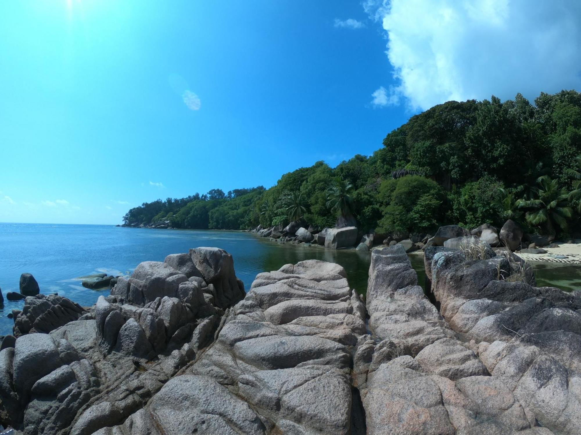 Crown Beach Hotel Seychelles Pointe Au Sel Kültér fotó