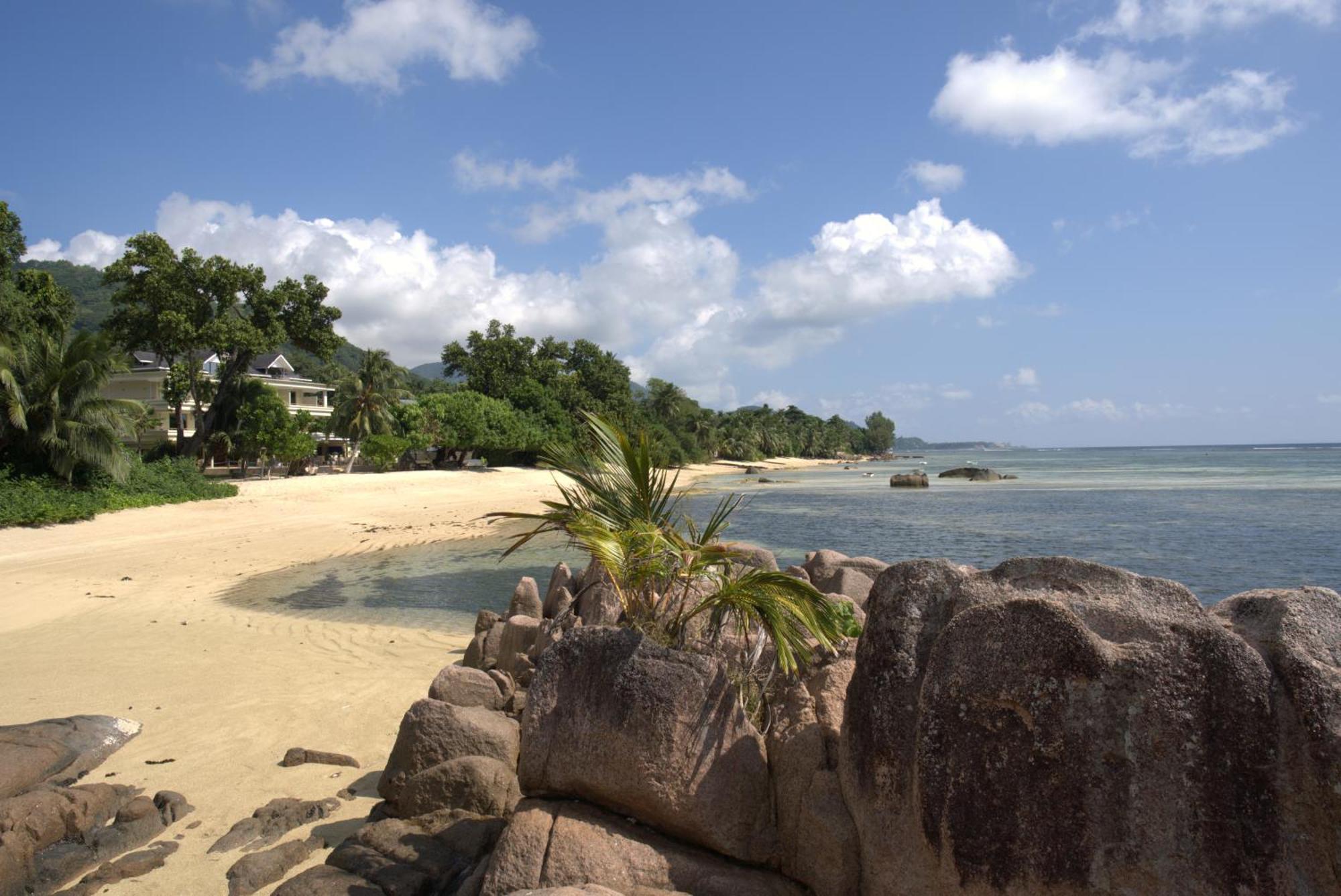 Crown Beach Hotel Seychelles Pointe Au Sel Kültér fotó