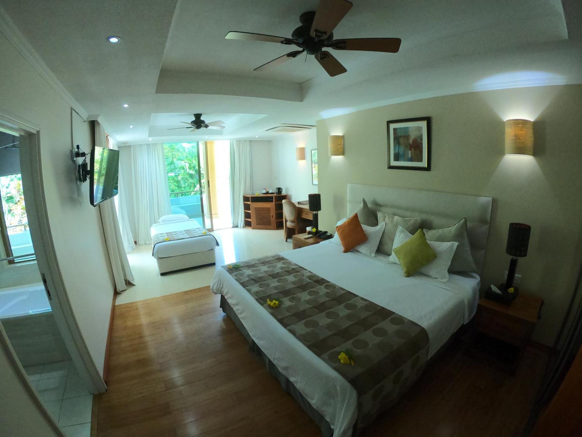 Crown Beach Hotel Seychelles Pointe Au Sel Kültér fotó